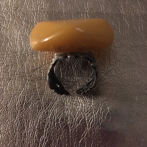 Yellow statement ring - Picture 5 of 7